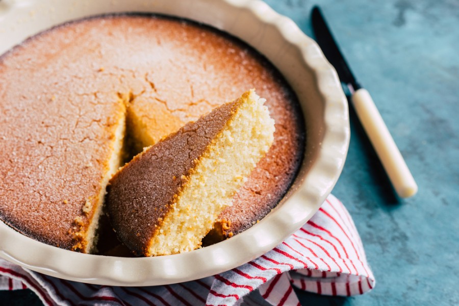 Quelle est la recette d'un gâteau au yaourt avec de la farine de coco ?